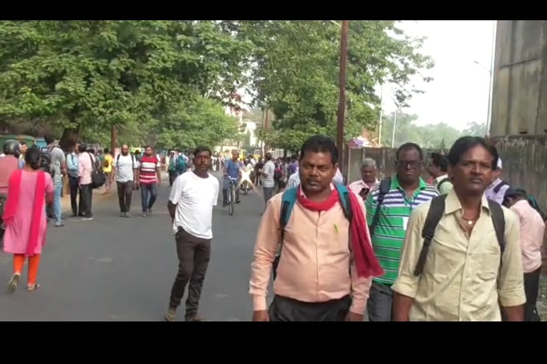 धनबाद : दूसरे चरण का मतदान 19 को ,पोलिंग पार्टियों की रवानगी शुरू