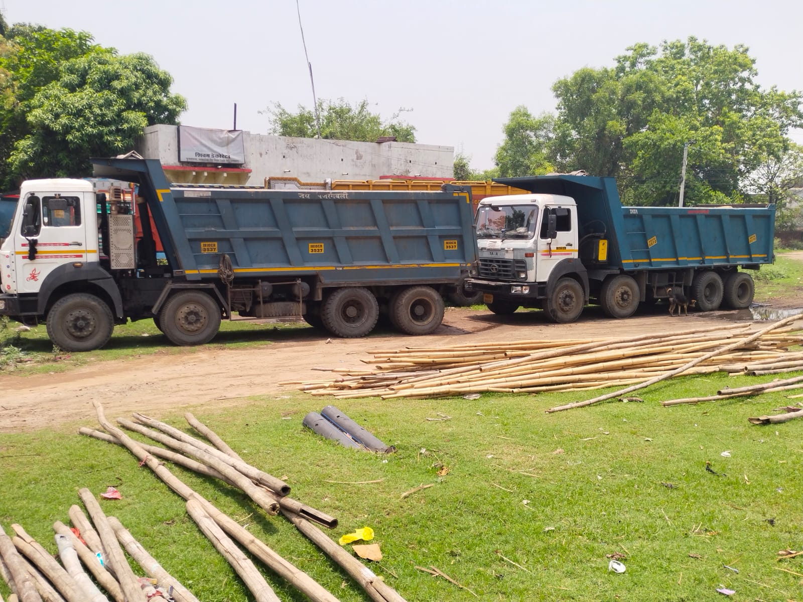खनन विभाग ने बालू लदा दो हाइवा किया जब्त , चालक- खलासी से पुलिस कर रही पूछताछ