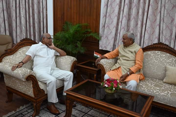 धनबाद सांसद पी एन सिंह मिले राज्यपाल से ,माँगा कोयलांचल में स्थाई कुलपति