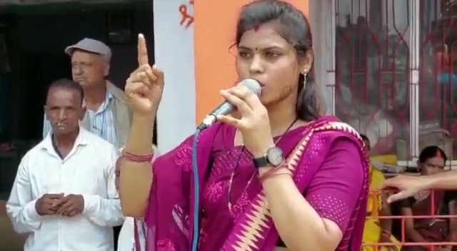 झारखंड की सबसे कम उम्र की मुखिया बनीं सपना, जानिए इनके बारे में डिटेल्स