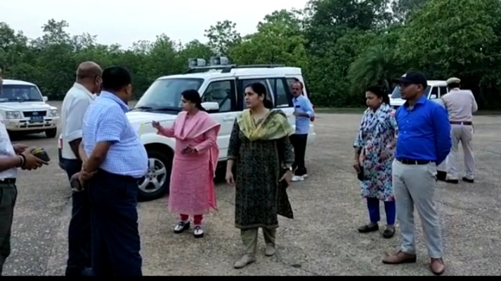 धालभूमगढ़ एयर पोर्ट का निर्माण मिली हरी झंडी, डीसी ने किया निरीक्षण