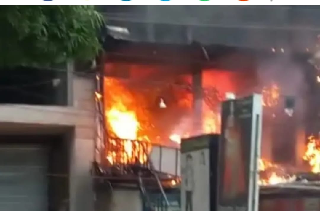 रांची के सीताराम मॉल में लगी आग , 10 दमकल की गाड़ियां ने किया आग बुझाने की कोशिश