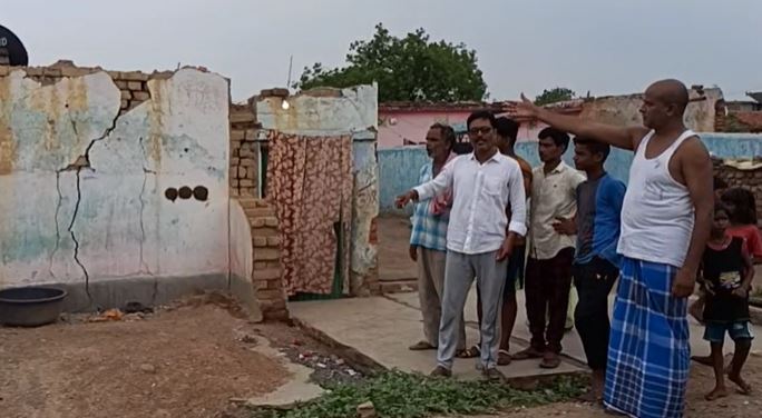 झरिया में फिर दहशत: पड़ी इस गांव में 50 घरों में बड़ी दरार,  रिसने लगी गैस- जानिये आगे क्या हुआ