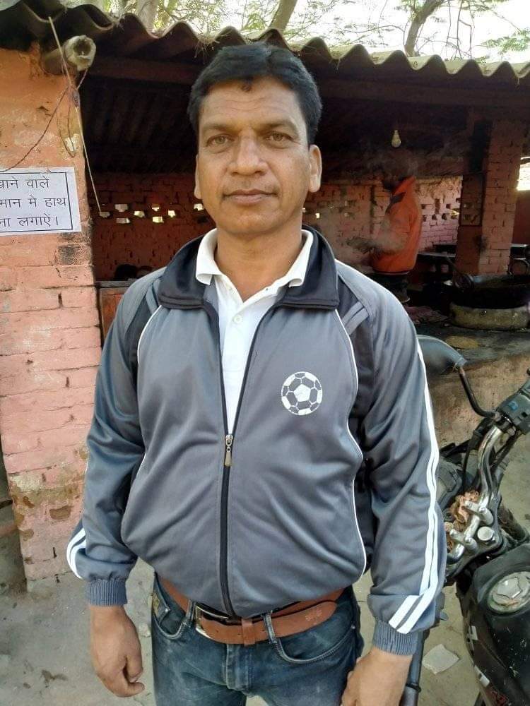 CHAIBASA: हॉस्टल की छत से नीचे गिरे शिक्षक रात भर दर्द से कराहते रहे और सोते रहे छात्र