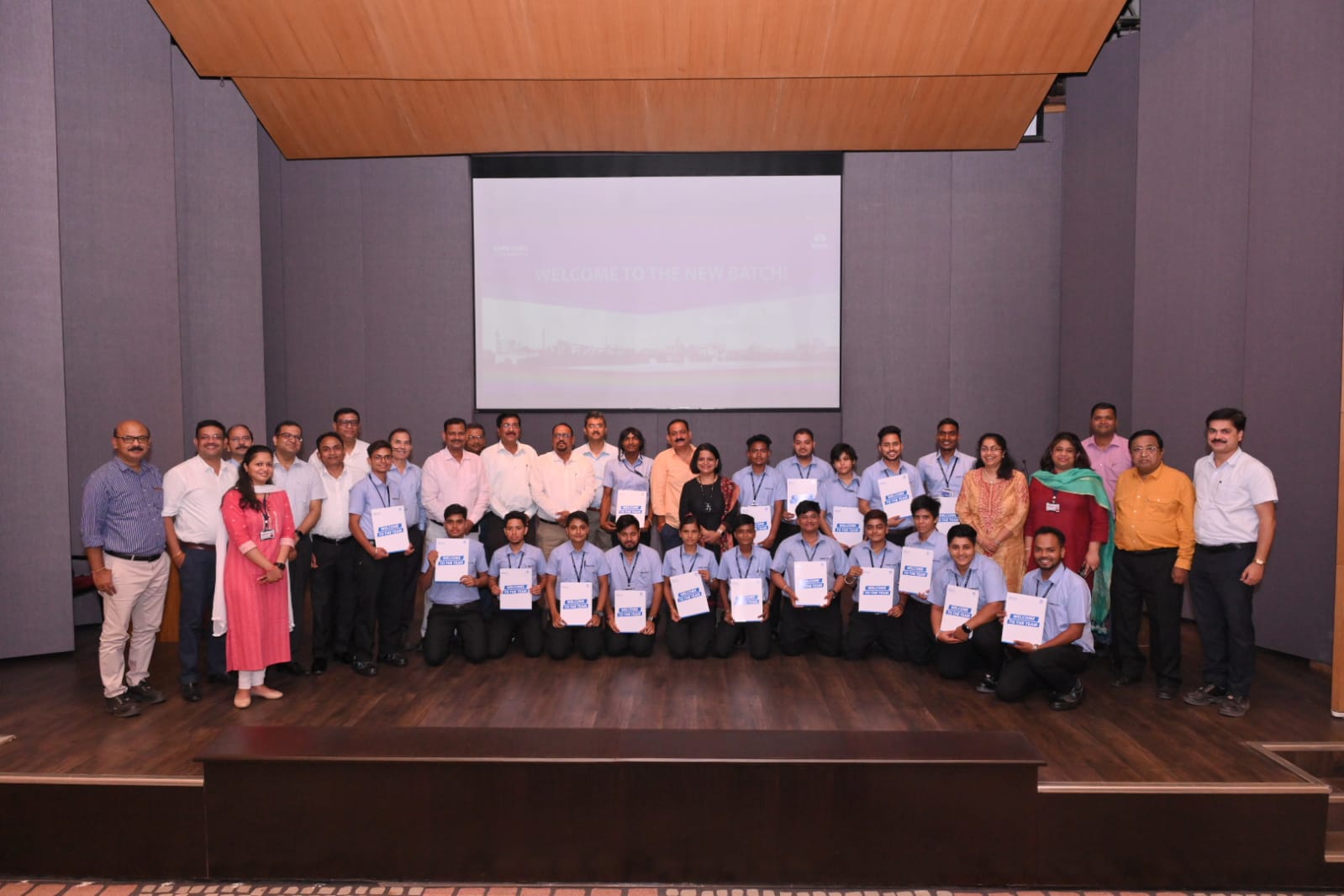 गुड न्यूज: टाटा स्टील ने जमशेदपुर में शेयर्ड सर्विसेज डिवीज़न में 18 ट्रांसजेंडरों को किया शामिल