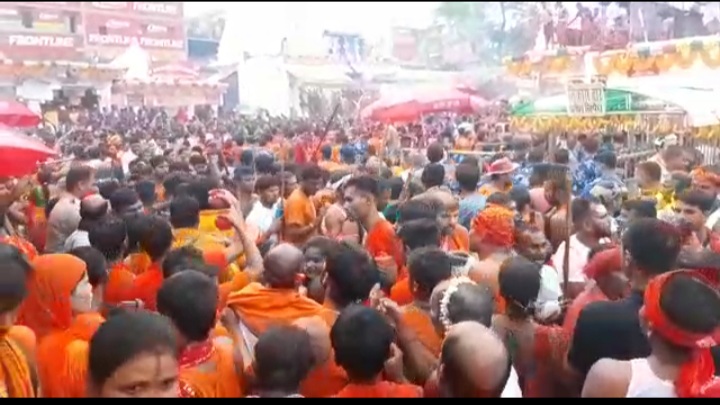 श्रावणी मेला में 40 लाख भक्तों ने किया जलाभिषेक, मंदिर प्रबंधन को कितनी की हुई आमदनी, जानिए खबर में