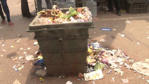 धनबाद का स्टेशन रोड बना डंपिंग यार्ड, जानिए इसकी वजह क्या है