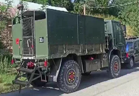 जम्मू-कश्मीर में मुठभेड़ में ढेर हुए दो आतंकी, गोलीबारी जारी