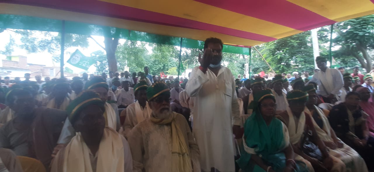 200 रिटायर्ड शिक्षकों एवं 150 झारखंड आंदोलनकारियों को शिक्षा मंत्री ने किया सम्मानित