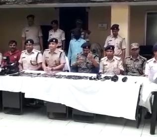 बाइक और मोबाइल चोर गिरोह का सरगना गिरफ्तार, जानिये क्या-क्या हुआ बरामद