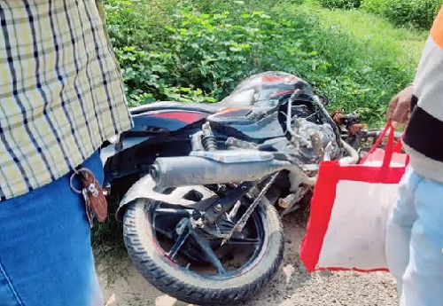 तेज रफ्तार कार ने कई बाइक को मारी टक्कर....मचा हाहाकार, जानिये भारत और झारखंड में सड़क हादसे के आंकड़े