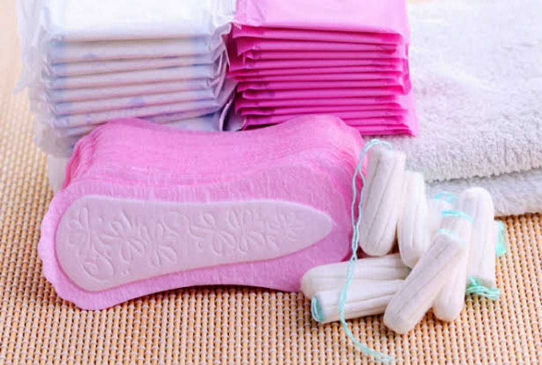 DHANBAD: दस रुपए लेकर स्कूल में बच्ची को सैनिटरी नैपकिन देने के मामले की जांच शुरू, अभिभावक क्या कर रहे सवाल,जानिए 