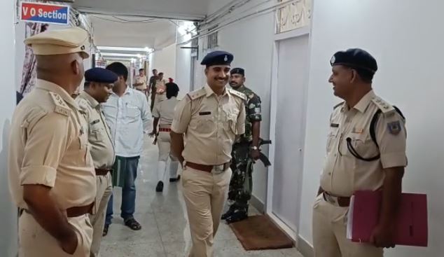 लोहरदगा में DIG अनीश गुप्ता की समीक्षा बैठक, जानिए क्या हुआ खास