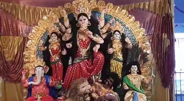 देवघर के इस आश्रम में शारदीय नवरात्र के पहले दिन से ही होने लगती है प्रतिमा की पूजा, जानिए मान्यता