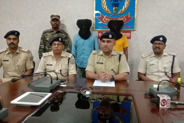 चाईबासा: कार्तिक नायक हत्याकांड मामले में महिला समेत तीन गिरफ्तार, घटना में इस्तेमाल डंडा और बाइक बरामद