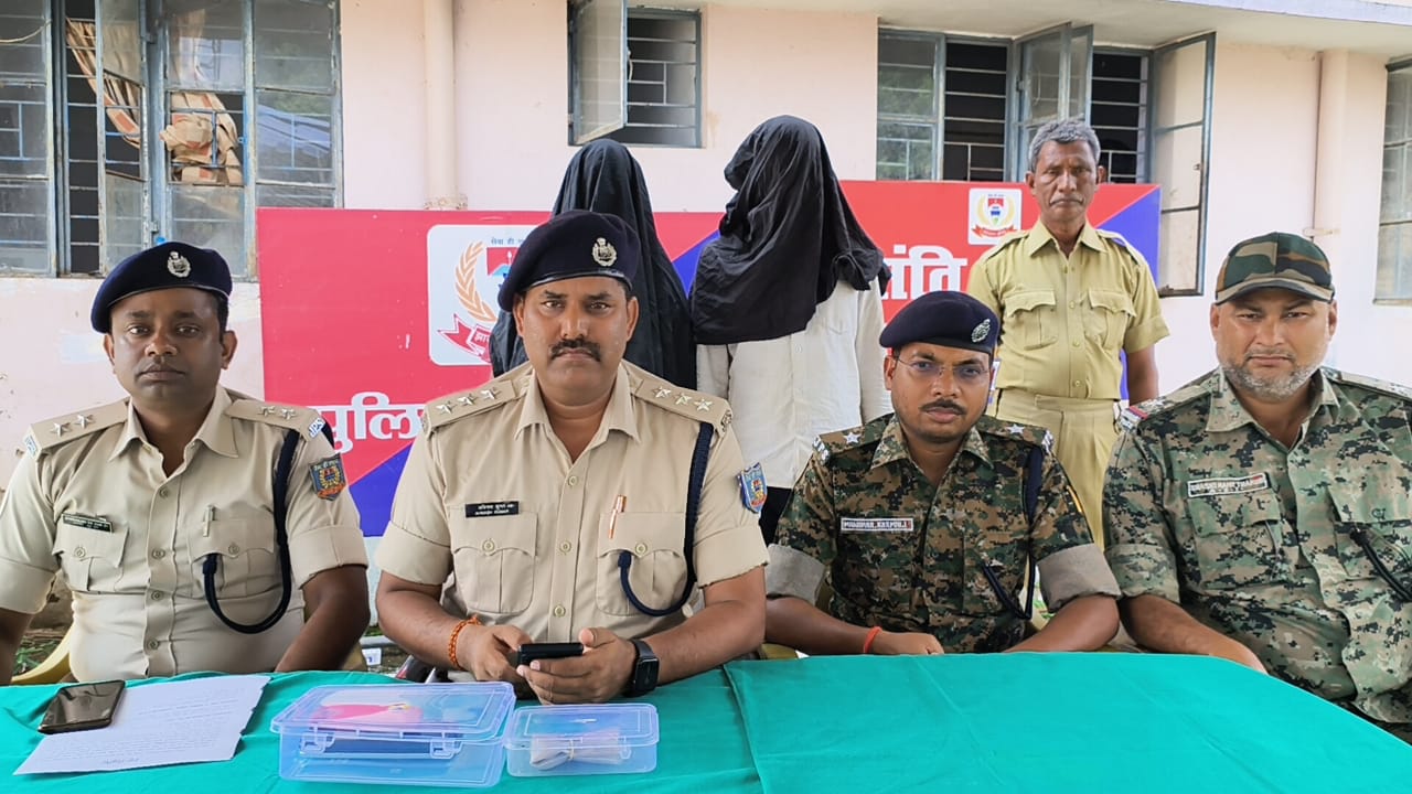 चतरा : तीन लाख रुपये के ब्राउन सुगर के साथ तीन तस्कर गिरफ्तार, ड्रग मफियाओं में हड़कंप