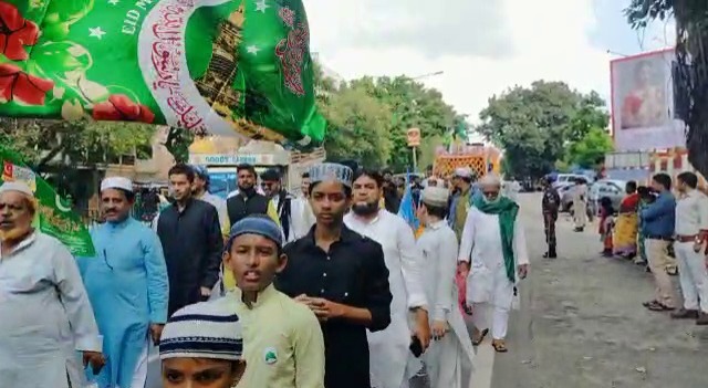 जमशेदपुर : शांति और सौहार्द के साथ निकाला गया ईद मिलादुन्नबी का जुलूस, सुरक्षा के मद्दे जगह-जगह की गई बैरिकेडिंग