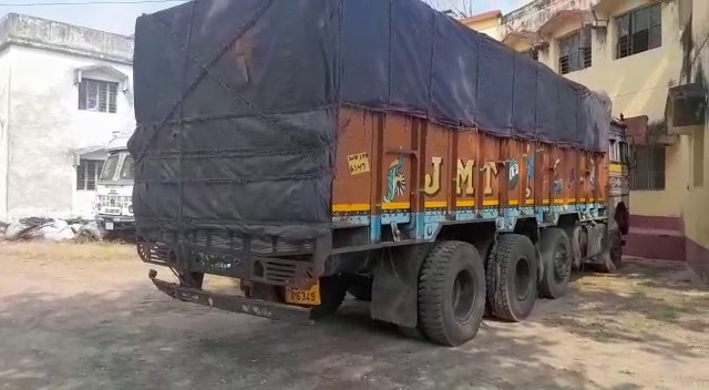 जामताड़ा : अवैध कोयला लदा तीन ट्रक जब्त, कोयला तस्करों में हड़कंप