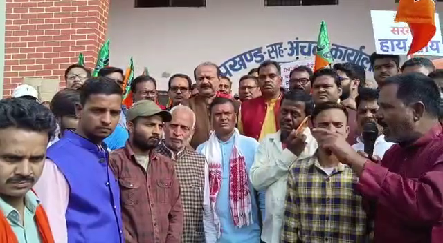 सांसद सुनील कुमार सिंह ने हेमंत सोरेन सरकार पर किया तीखा प्रहार, कहा चूड़ी नहीं पहने हैं भाजपा कार्यकर्ता, समय आने पर मुख्यमंत्री को देंगे जवाब 