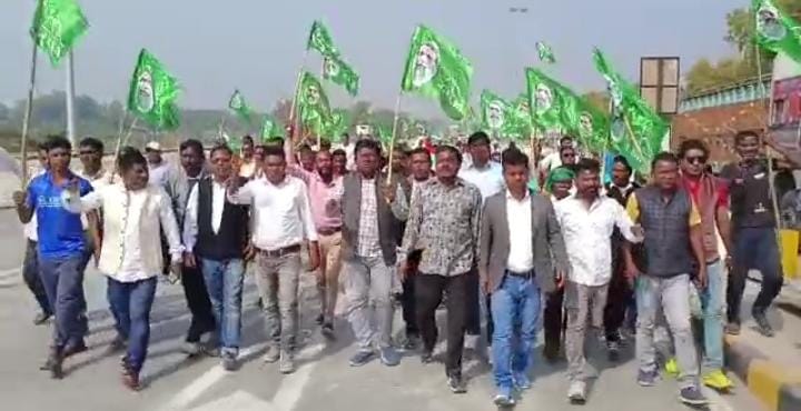 पुतडू टोल प्लाजा निर्माण के विरोध में सड़क पर उतरे ग्रामीण, सरकार पर जमीन अधिग्रहण करने का आरोप