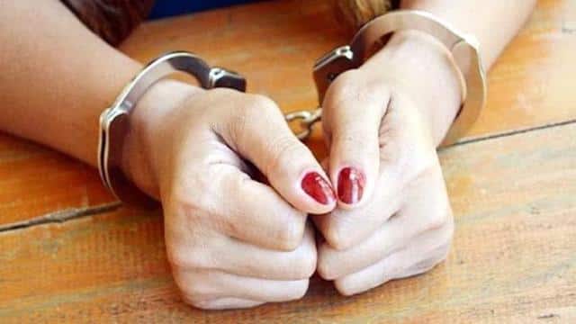 रांची : पूर्व मुख्य आयकर आयुक्त की पत्नी ने किया सरेंडर, अवैध संपत्ति अर्जित करने का मामला, जाने आगे हुआ क्या