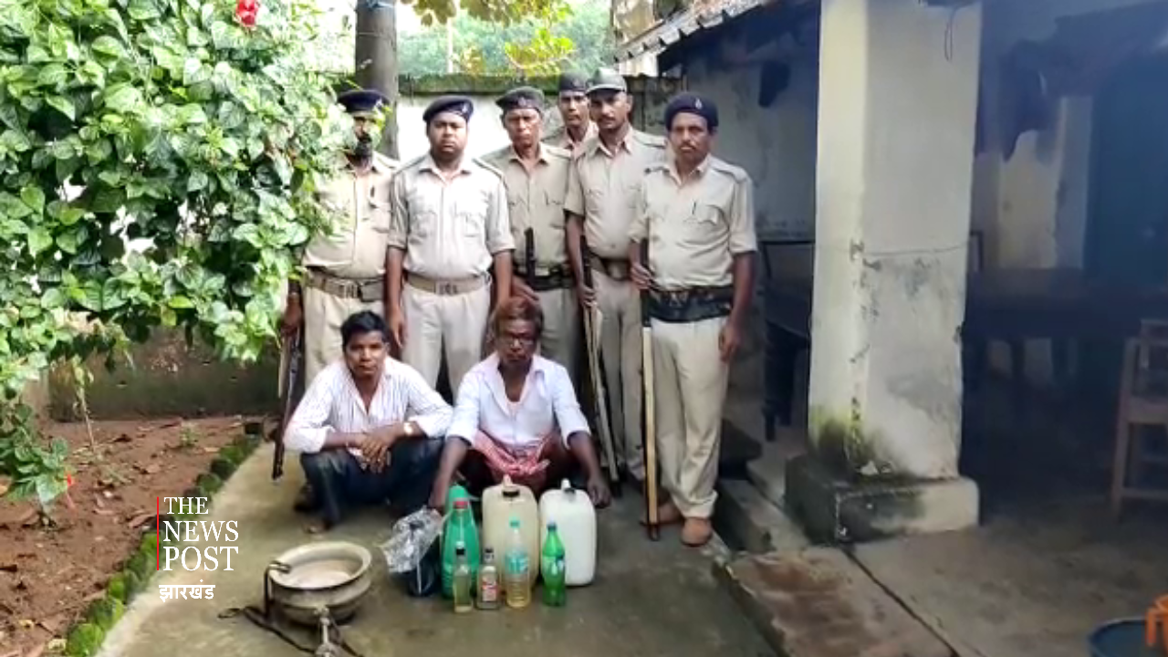 30 लीटर महुआ शराब, 200 केजी जावा महुआ जब्त, 2 गिरफ्तार