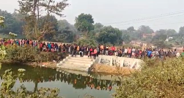 धनबाद: चार दिनों से लापता युवक की लाश तालाब में तैरती मिली, जानिए फिर क्या हुआ