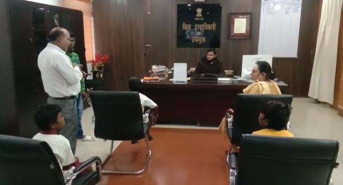 अनाथ को मिला साथ, अब खूब पढ़ेंगे, बनेंगे आत्मनिर्भर