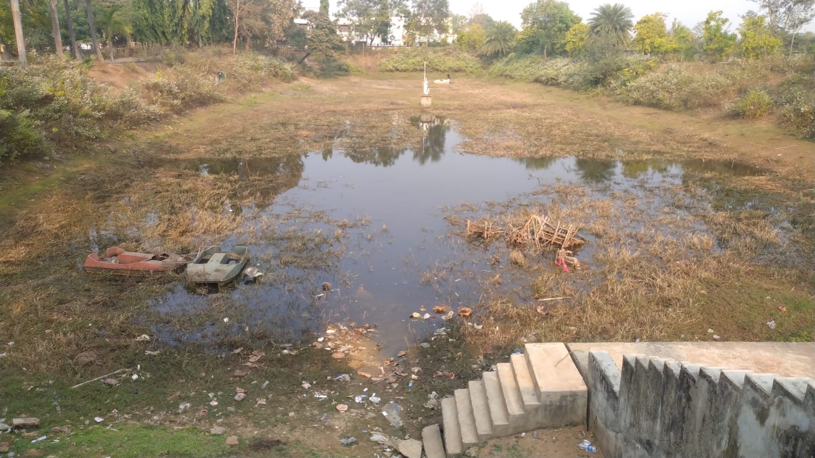 बदहाली के कगार पर आ गया दुमका का यह पिकनिक स्पॉट, बच्चों की गूंज की जगह अब यहां पसरा रहता है सन्नाटा