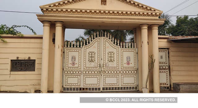 सड़क दुर्घटना के बाद नाटकीय ढंग से हुई रघुकुल की एंट्री, फिर हुआ अपहरण, जानिए आगे क्या हुआ 