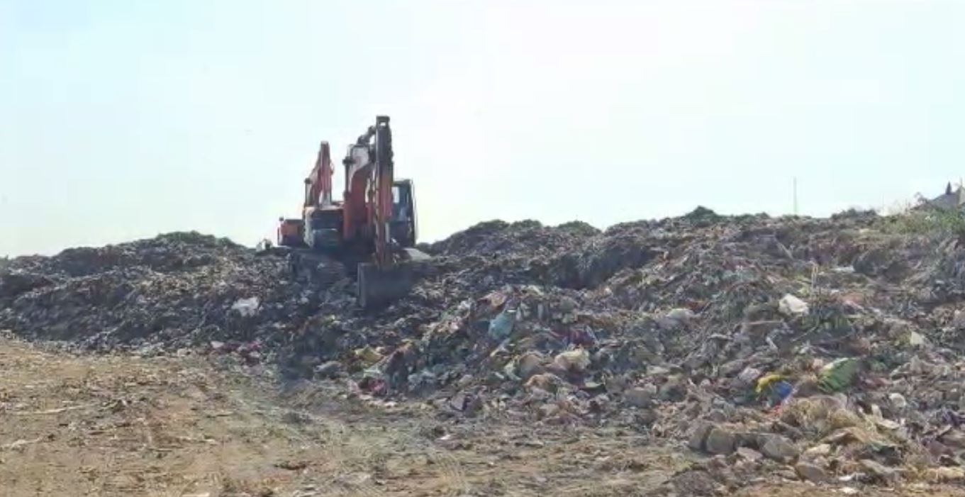 जमशेदपुर : खूबसूरत पार्क में तब्दील होगा सोनारी का कचरा डंपिंग यार्ड, मंत्री बन्ना गुप्ता ने लिया संज्ञान 