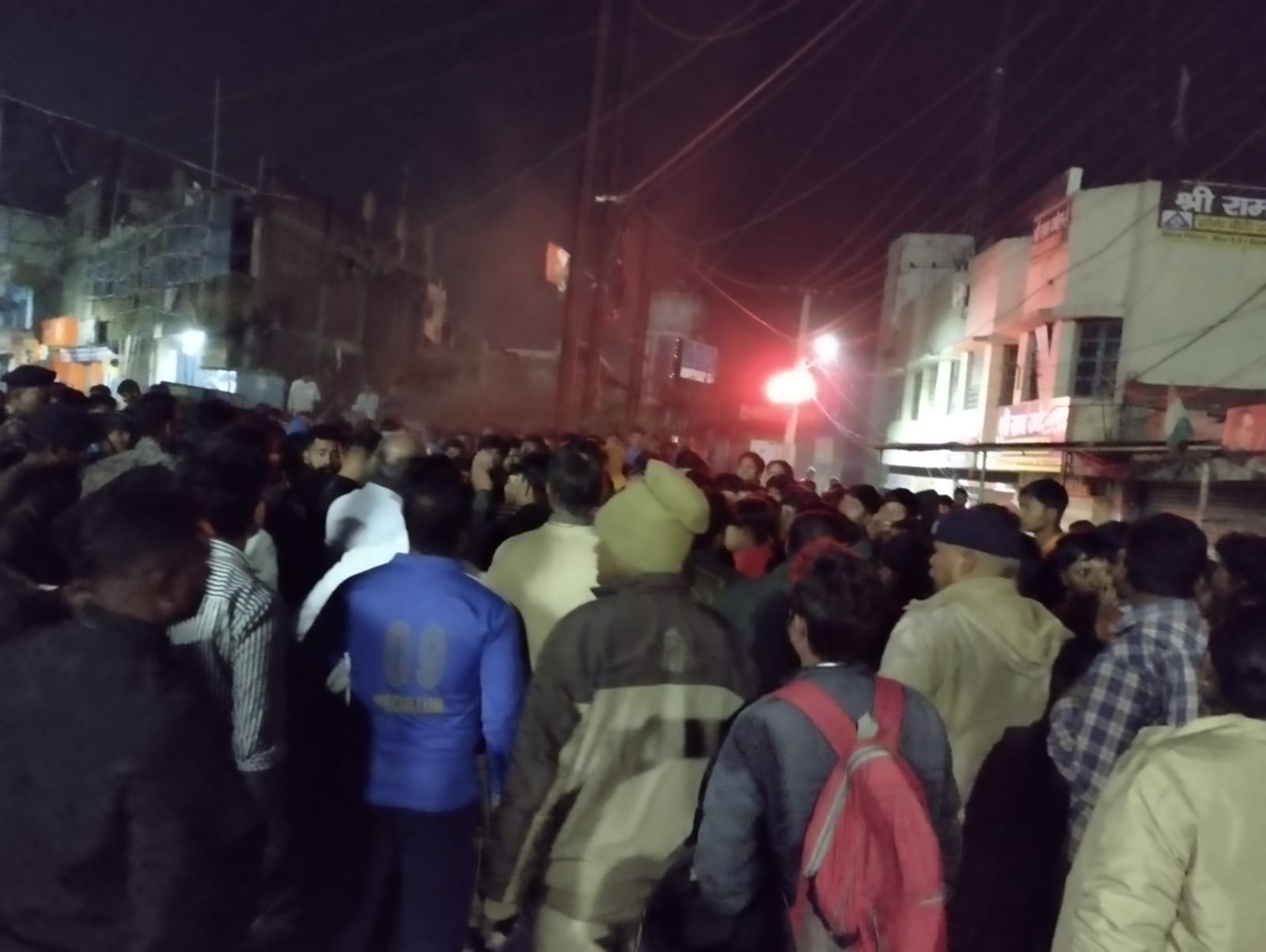 युवा खिलाड़ी अंजली के मौत से आहत साथी खिलाड़ियों का रिम्स पोस्टमार्टम हाउस के बाहर हंगामा , मौके पर भारी संख्या में पहुँची पुलिस