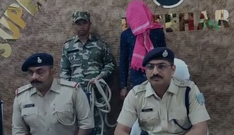 पांच लाख का इनामी नक्सली शीतल राम गिरफ्तार, एसपी ने प्रेस वार्ता कर दी जानकारी