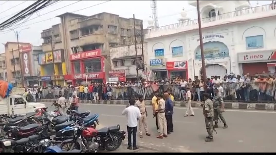 DHANBAD का मुथूट फाइनेंस डाकाकांड -मृतक शुभम सिंह के पिता का बयान हुआ दर्ज ,कहा- पुलिस ने जानबूझकर मारी गोली 