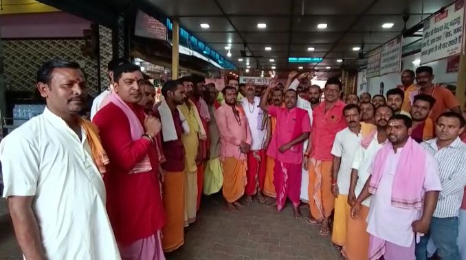बासुकीनाथ में धर्मरक्षणी सभा के सदस्यों ने देवघर आमरण अनशन का किया समर्थन, कहा-अगर सरकार नहीं करेगी पहल तो करेंगे जोरदार आंदोलन 