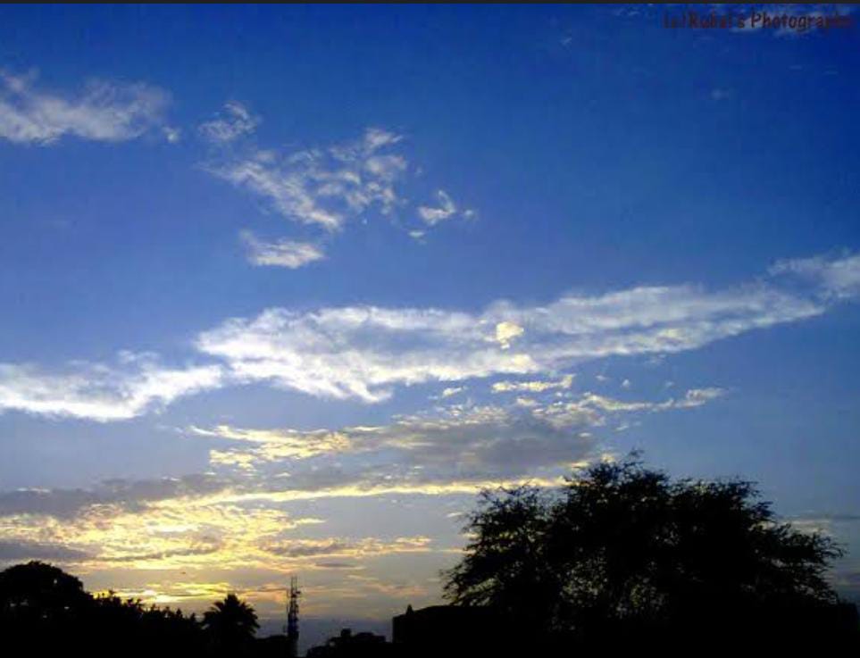 मौसम के बदलते मिजाज से थोड़ी राहत, हल्की धूप से गिरा पारा, शाम तक बारिश के आसार