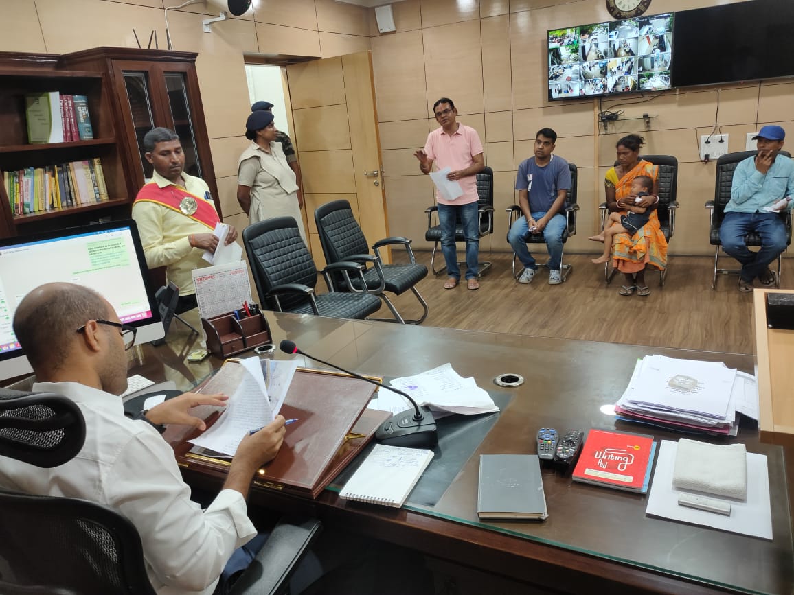 शहरी ही नहीं गांव के लोग भी आवारा पशुओं से हैं परेशान, जानिए डीसी से किसने की शिकायत 