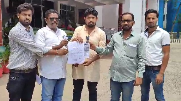 दुमका में आखिर पंचायत जन प्रतिनिधि क्यों कह रहे हैं त्यागपत्र की बात, जानिए क्या है पूरा मामला