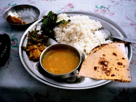 दुमका :खाने में गिरी छिपकिली, परिवार के 6 सदस्यों की बिगड़ी तबियत, अस्पताल में भर्ती