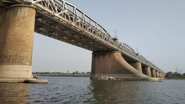 जूते पर बना है 158 साल पुराना ये पुल, आइये जानते हैं इसकी रोचक कहानी 