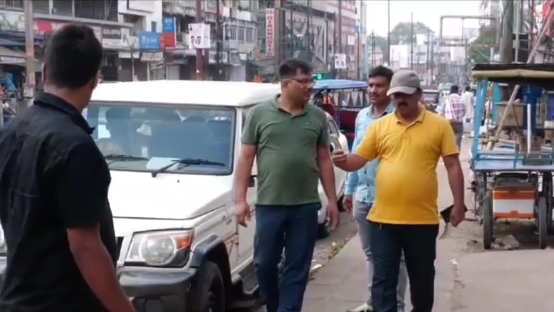 क्या "स्लीपर सेल" विकास सिंह और कथित मेजर की गिरफ्तारी के बाद किसी बड़ी घटना को अंजाम देने के फिराक में था प्रिंस खान गैंग? 