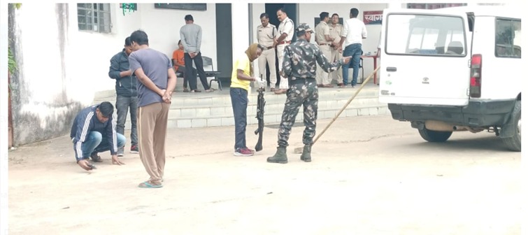 पुलिस जवान ने सर्विस राइफल से खुद को मारी गोली, मामले की जांच में जुटी पुलिस