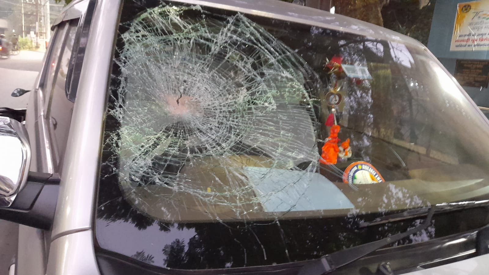 कांग्रेस के दो गुट हुए आमने -सामने ,हथियार चमकाने के लगाए गए आरोप