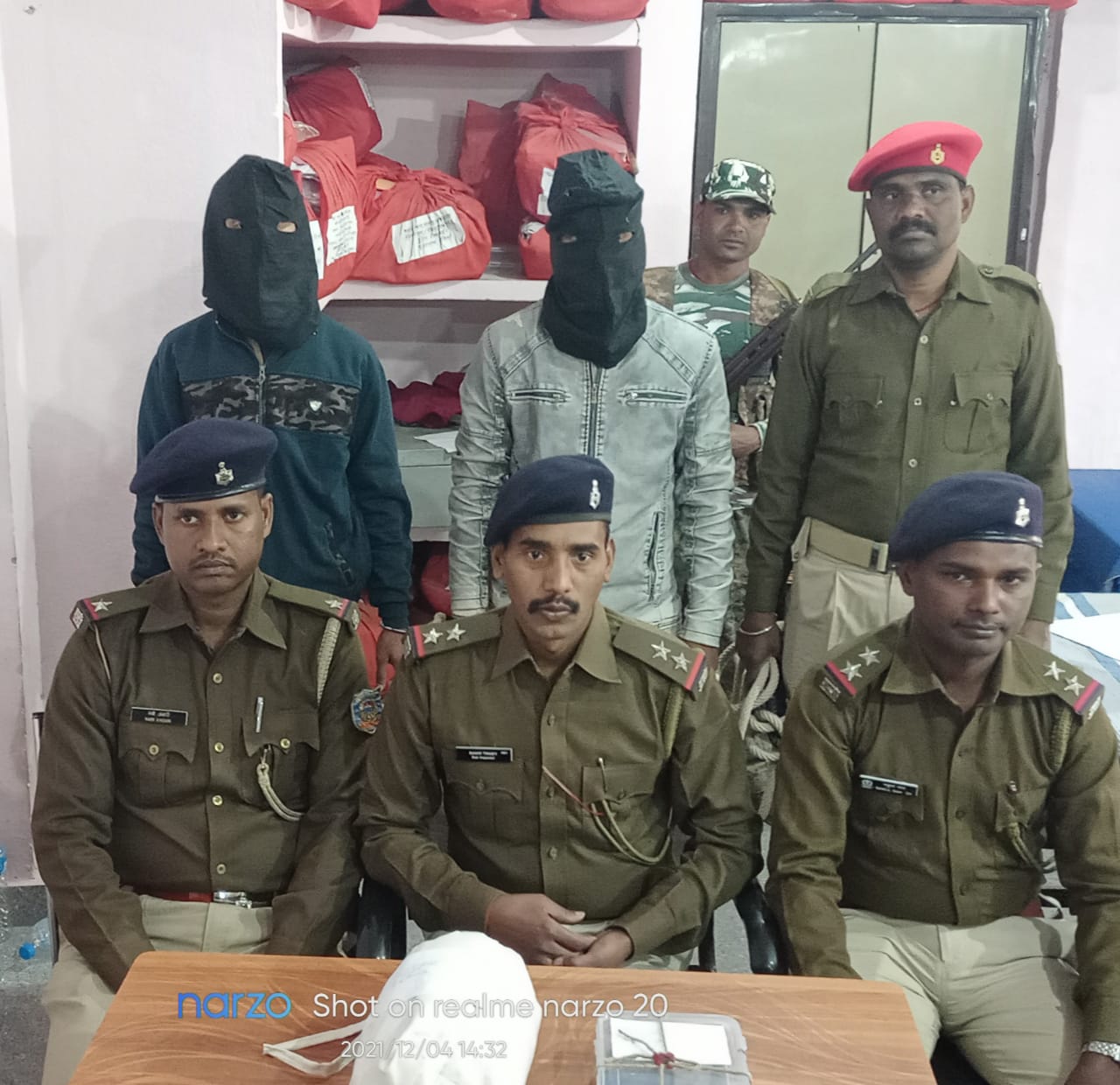 देसी कट्टा और गांजा के साथ पलामू के दो तस्कर धराए