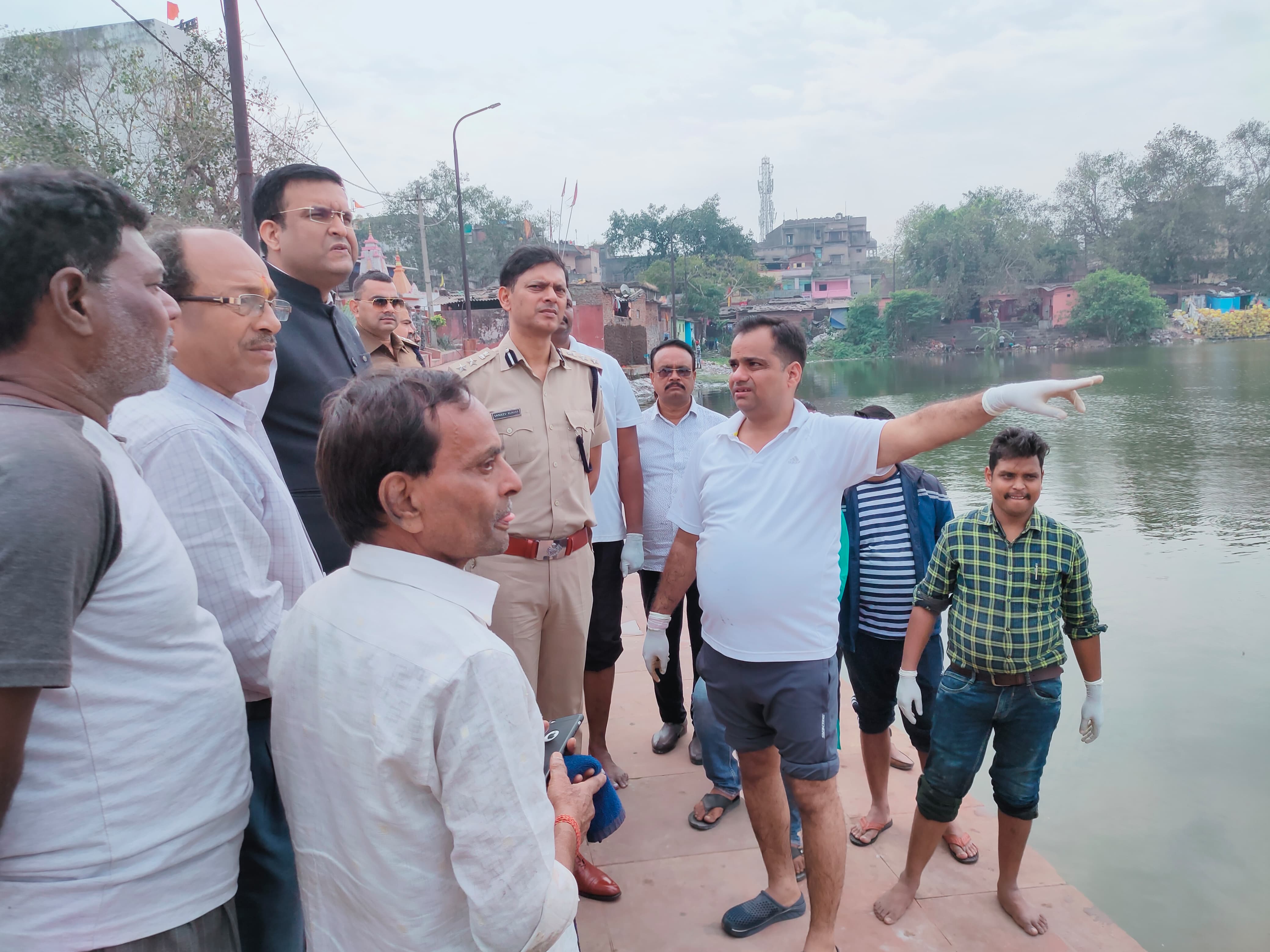 धनबाद के छठ घाटों पर रहेंगे चाक -चौबंद इंतजाम ,अधिकारियों ने किया निरीक्षण