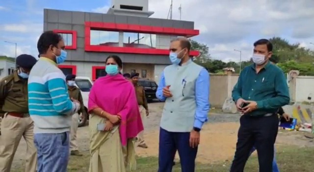 उपायुक्त और विधायक अपर्णा ने किया मैथन टोल प्लाजा का औचक निरीक्षण, दिए ये निर्देश
