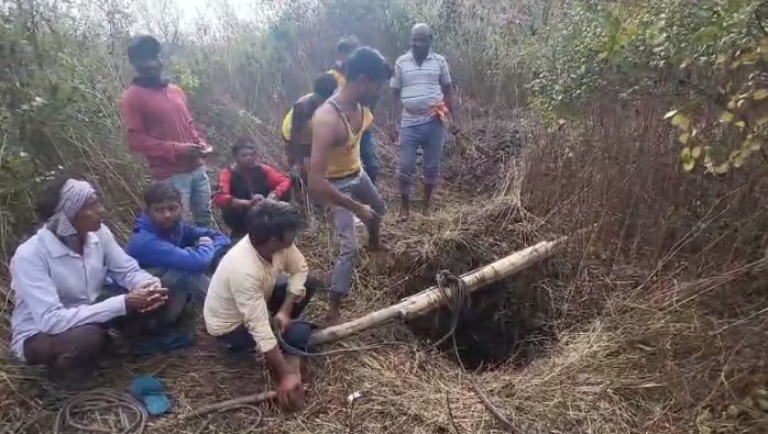 अवैध खनन ने ली 12 साल के बच्चे की जान, पहले पति अब बच्चे ने छोड़ा मां का दामन, देखिए वीडियो