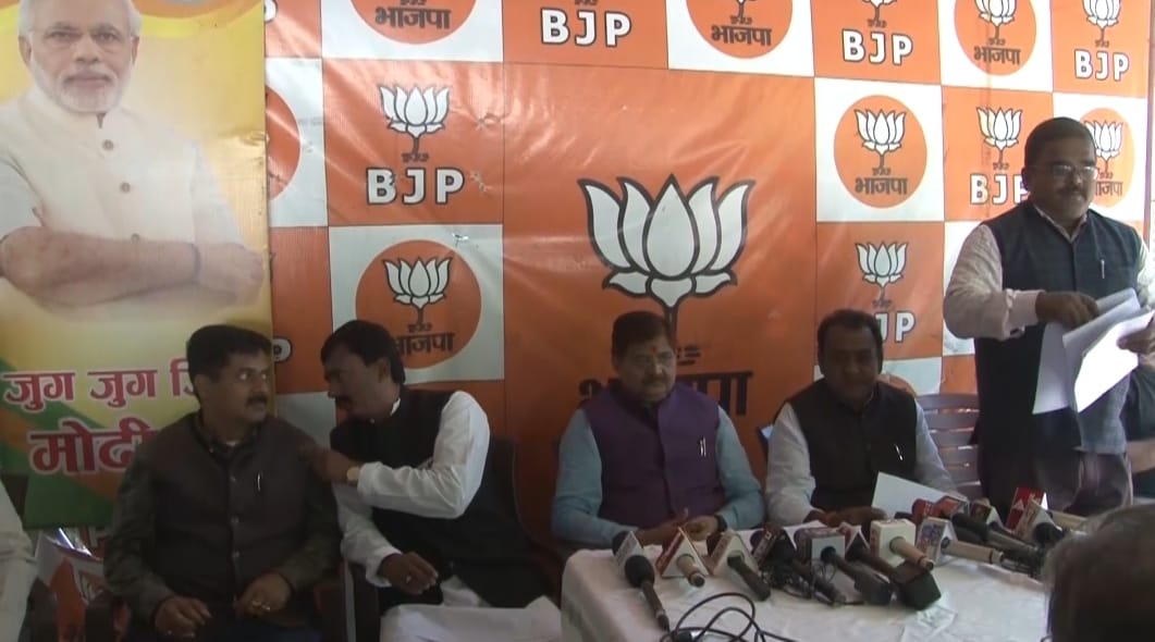 सांसद धीरज साहू के बहाने विधायक राज सिन्हा के निशाने पर आई कांग्रेस और सरकार