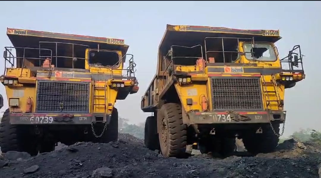 धनबाद में कोयला चोरों का बढ़ा आतंक, वासुदेवपुर उत्खनन परियोजना में बोला धावा, जानिए फिर क्या हुआ