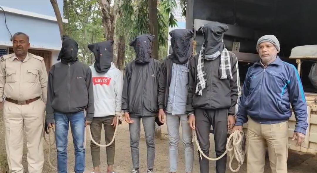 चतरा पुलिस की बड़ी कार्रवाई, 5 TPC उग्रवादी गिरफ्तार, कोयला कारोबारियों और ट्रांसपोर्टर्स से लेवी मांगने का आरोप